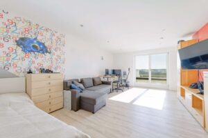 Kinderzimmer mit Dachterrasse