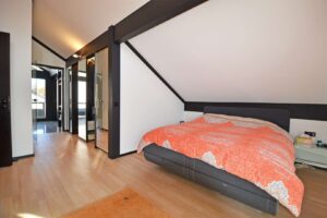 Schlafzimmer mit Ankleide