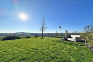 Garten mit Blick in die Natur
