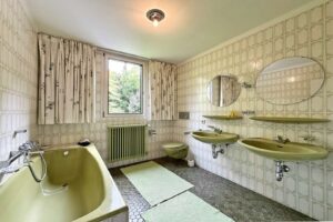 Gästebadezimmer im DG