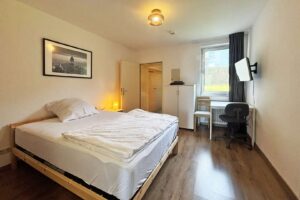 drittes Zimmer mit Durchgang