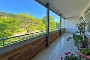 Balkon mit Blick ins Grüne