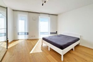 helles Schlafzimmer- ca. 15m²
