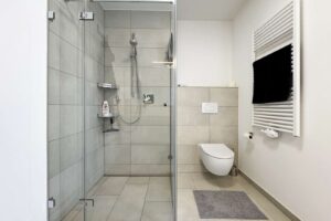 Bad im 1.OG +bodentiefe Dusche