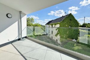 mit sonniger Loggia