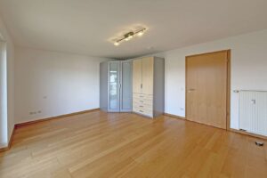 Großes Schlafzimmer im EG