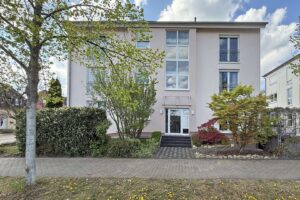 Gepflegtes Mehrfamilienhaus