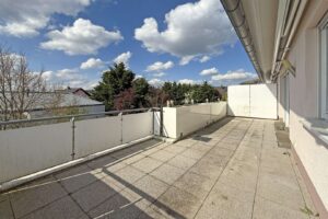 Großer Balkon mit Weitblick