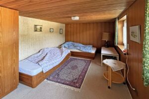 Zimmer im Untergeschoss-ELW