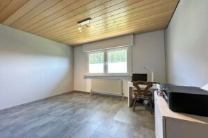 Schlafzimmer oder Büro im EG