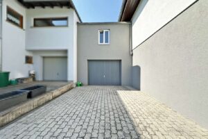 Zufahrt untere Garage