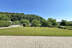 Garten mit Blick ins Grüne