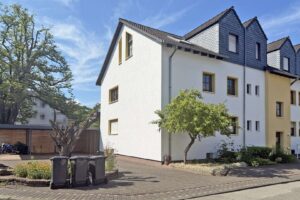 Gepflegtes Mehrfamilienhaus