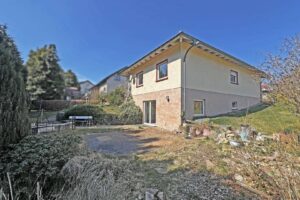 Haus mit großem Garten