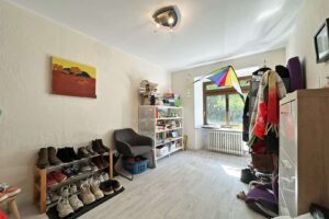 Ankleide oder Büro Wohnung EG