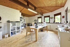 großzügiges Büro