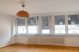 Helles Wohn-Esszimmer im 3. OG