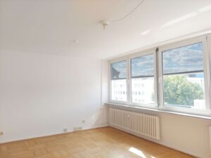 Helles Schlafzimmer im 3. OG