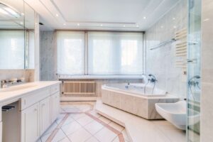 Hauptbadezimmer EG