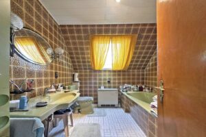 Badezimmer im OG