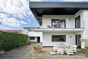 blickgeschützte Terrasse