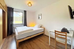Erstes Schlafzimmer