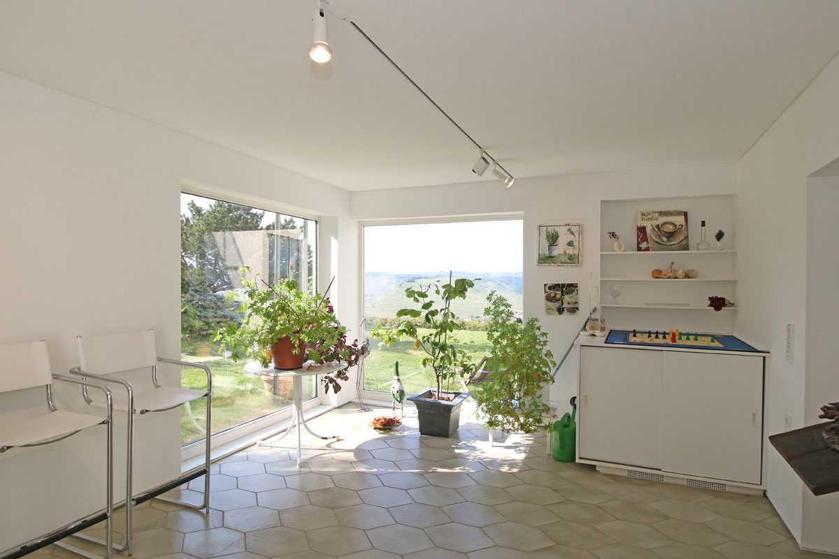 Lichtdurchfluteter-Wintergarten