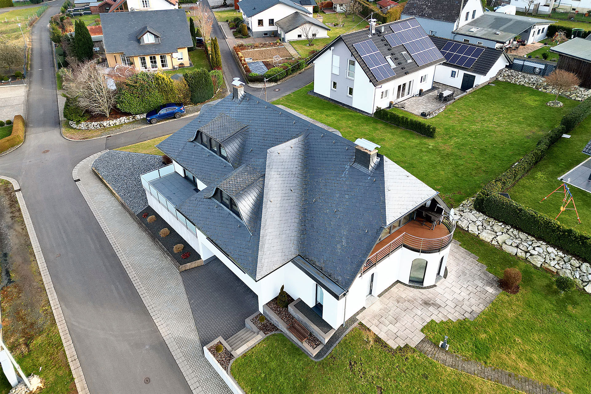 Luftaufnahme-der-schönen-Immobilie-in-Malborn