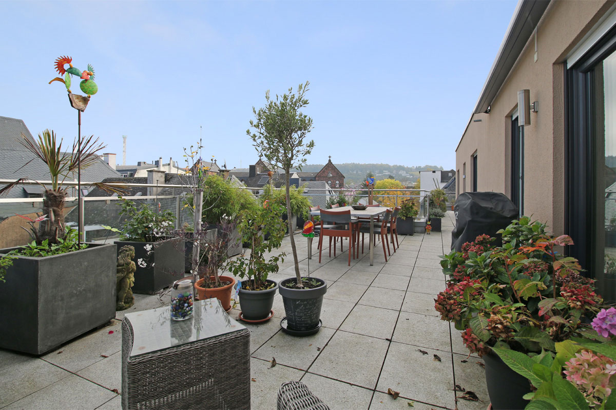 Terrasse-Blick-Richtung-Petrisberg