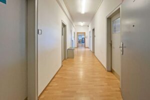 Verwaltungsgebäude über zwei Etagen