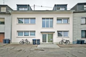 Vorderseite Gebäude