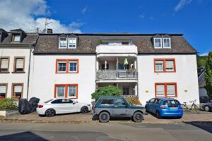 Außenansicht mit Stellplatz