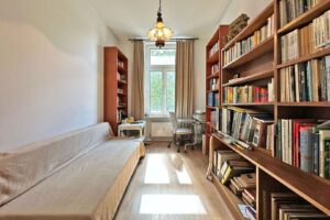 Büro oder Ankleidezimmer