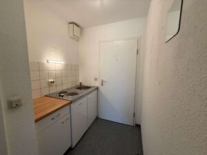 Küchenansicht und Eingangsbereich