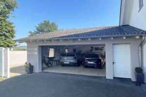 große Doppelgarage