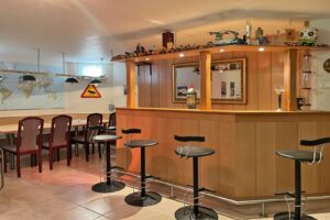 charmante Bar im Keller