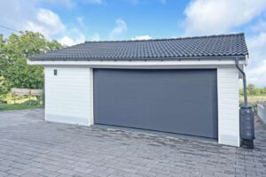 Garage mit Sektionaltor