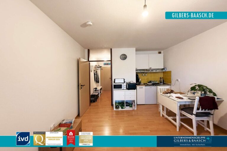 Wohnraum mit Pantry-Küche_Titel