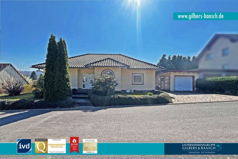 Einfamilienhaus mit Garage