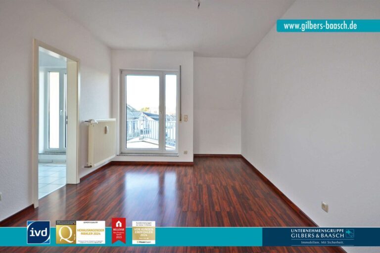 Großzügige Maisonette-Wohnung mit Balkon und Stellplatz