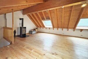 ausgebauter, heller Dachboden