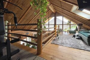 Helle Gallerie mit Rückzugsort