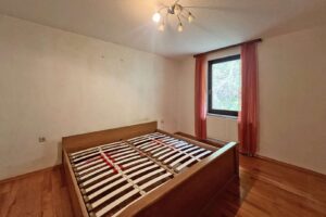 Schlafzimmer OG links