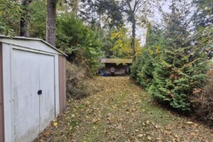 Grundstück samt Gartenlaube und Gartenhaus