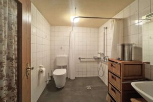 Badezimmer EG links