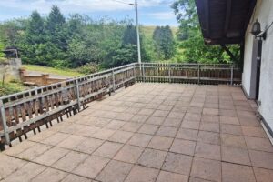 Terrasse auf Garage