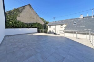 großzügige Terrasse