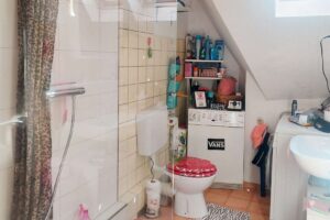 Tageslichtbad mit Dusche