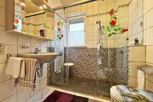 Tageslichtbad im Erdgeschoss