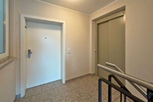 Wohnungseingang im 1.OG